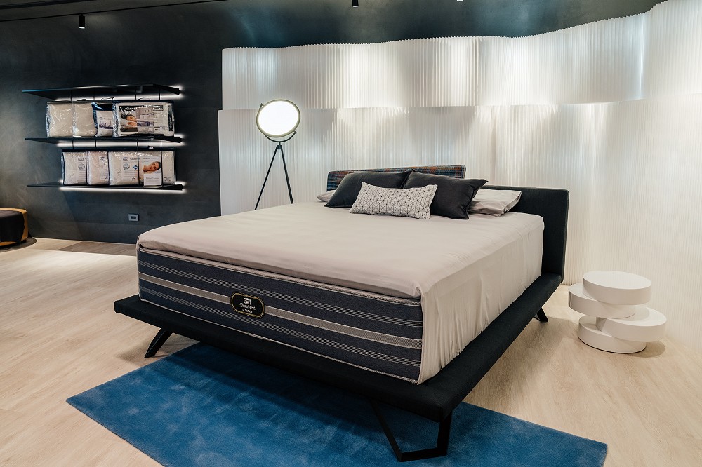 席夢思台中品牌概念館登場！以「美術館」概念打造光與影共振的睡眠情境體驗空間