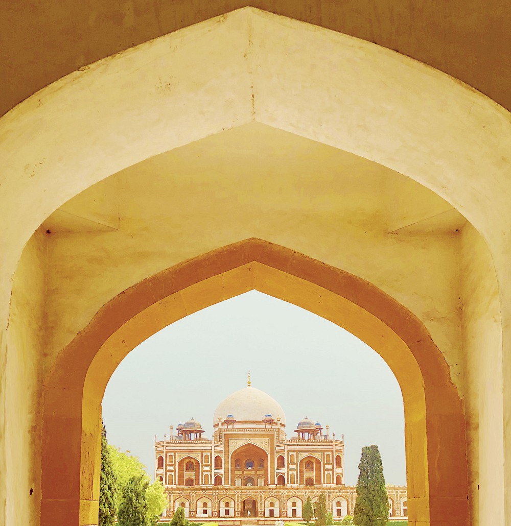 轉角遇見魏斯安德森!純白雲霄飛車樂園、圓山大飯店等全球12個置中美學景點