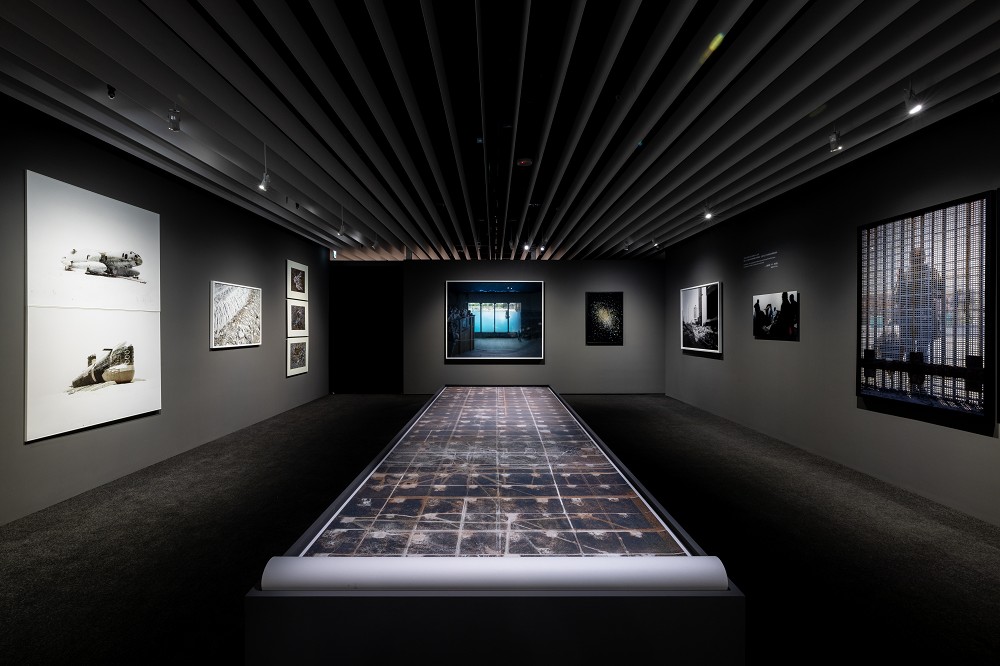 忠泰美術館攝影展《文明:當代生活啟示錄》!8大主題、200件作品反思人類的現在與未來