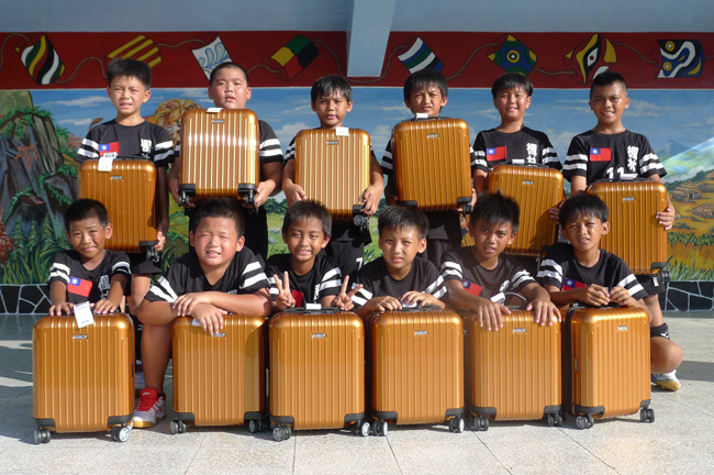 RIMOWA大力助攻，楓林國小手球隊赴歐圓夢