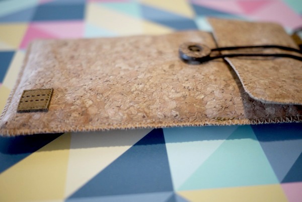 【生活玩物】有質感更有內涵的Paralife手作手機套＋斜背包