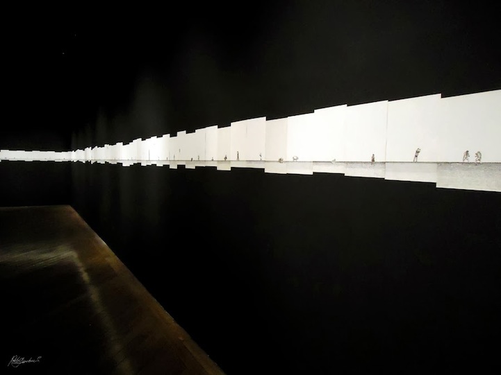 200 呎長的打字繪本書 QWERTY