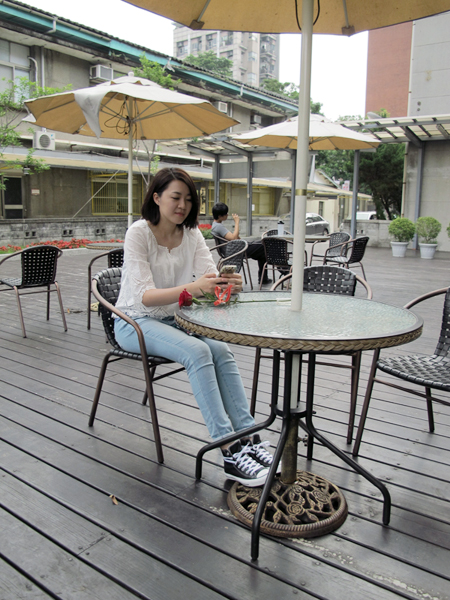 交友APP也能這麼文藝清新，淡淡的風格讓人更期待新戀情！