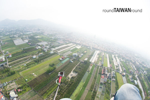 【台灣旅行】在南投起飛！埔里盆地刺激的飛行傘體驗