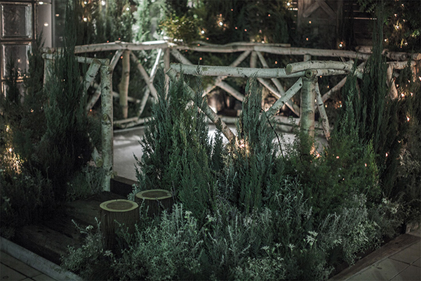 坐落在銀座 Hermès 前的超美迷你冬季森林溜冰場