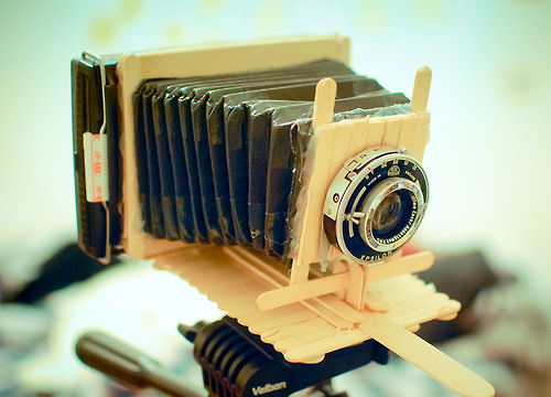 【DIY OK】以冰棒棍做成的拍立得相機？