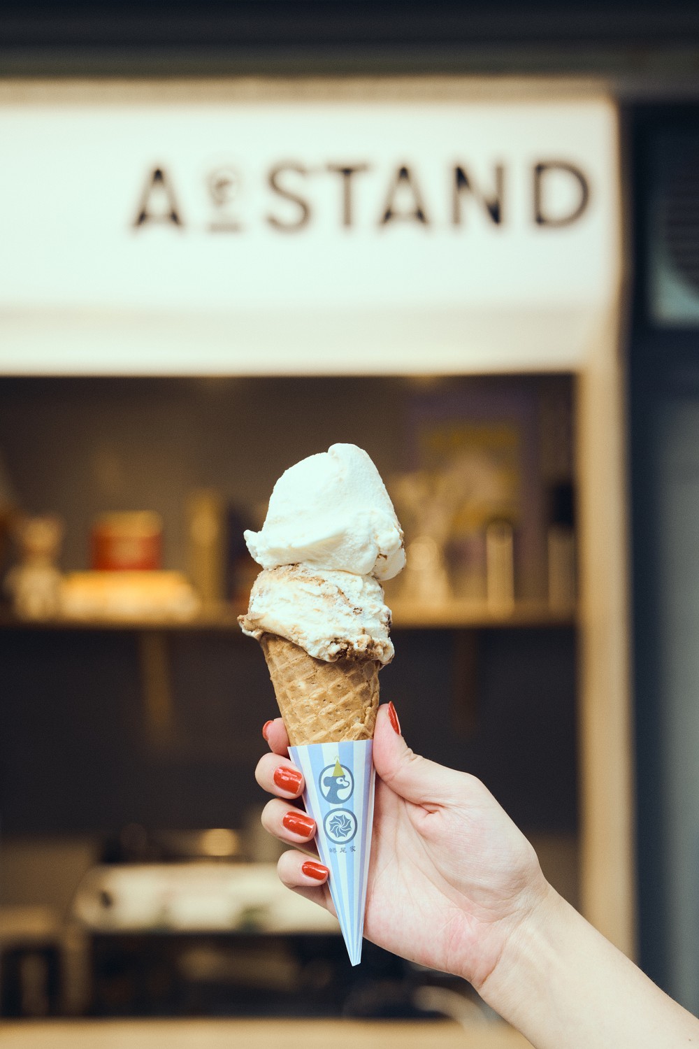 台北民生社區「A STAND」咖啡外帶店！聯名台南糯夫米糕推雙拼美食組合