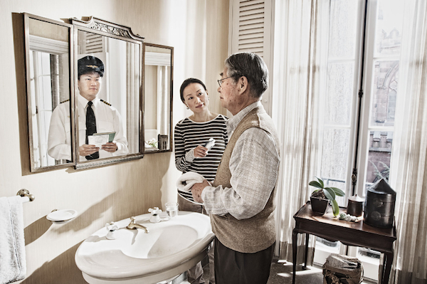 【廣告創意】簡單卻寓意深遠～鏡中的青春回憶