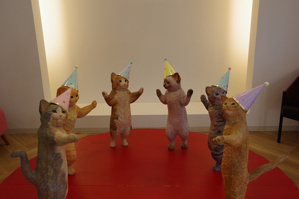 屏東看海美術館「極度日常」展覽!日本藝術家橋本美緒、花房櫻的可愛貓狗雕刻創作