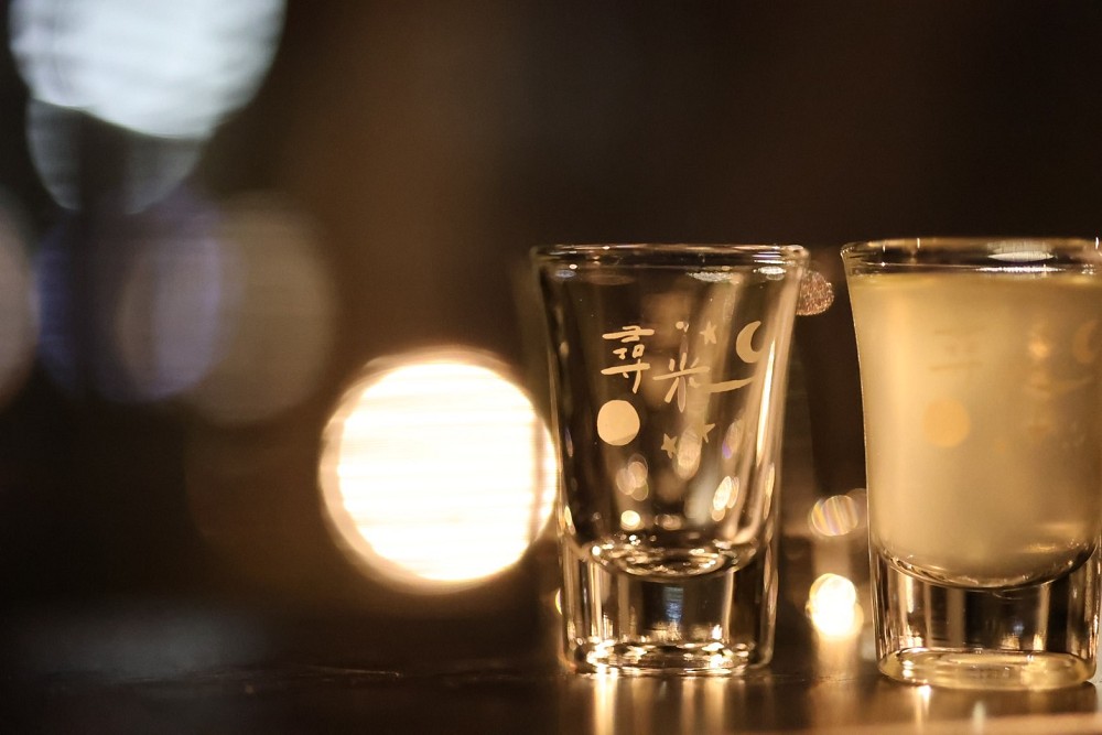 嘉美館夜間主題市集「尋光」！集結台日品牌、沉浸電音體驗及光雕互動投影