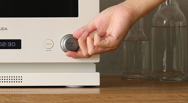 BALMUDA The Range 微波爐烤箱，六種操作模式熱熱吃美食