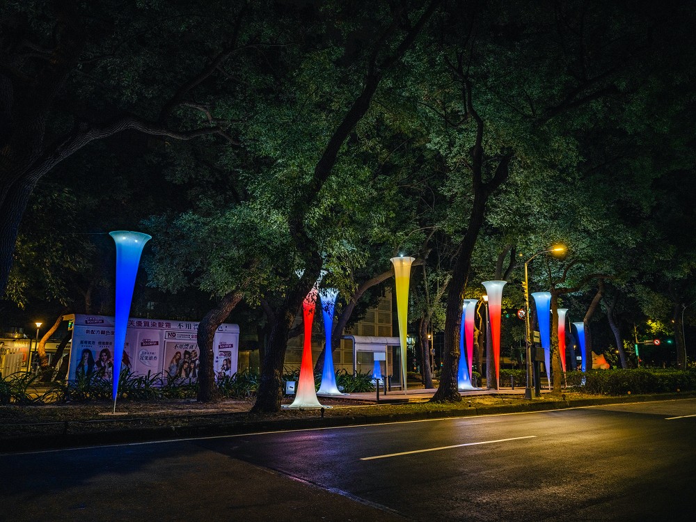 2023台灣燈會「光展區」亮點！兔子洞、光兔、彩虹教堂等16組作品點亮台北東區