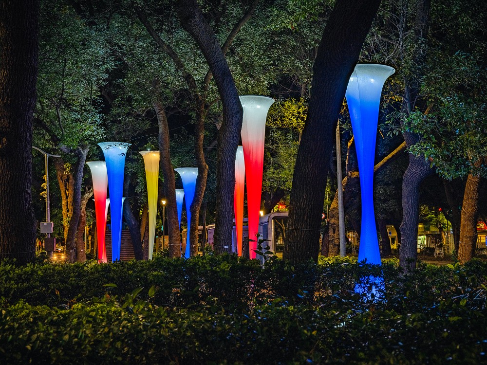 2023台灣燈會「光展區」亮點！兔子洞、光兔、彩虹教堂等16組作品點亮台北東區