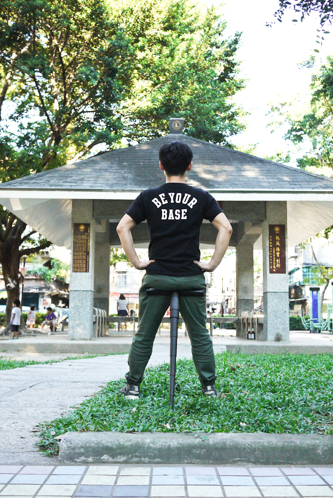 排隊神器化身第三隻腳，Sitpack伸縮自如讓你靠！