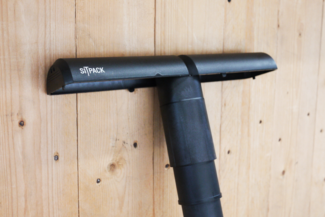 排隊神器化身第三隻腳，Sitpack伸縮自如讓你靠！