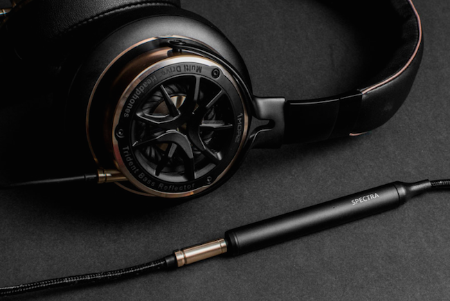 【台灣設計】超羽量級 Spectra 微型耳機擴大機，讓你隨時感受演唱會音質