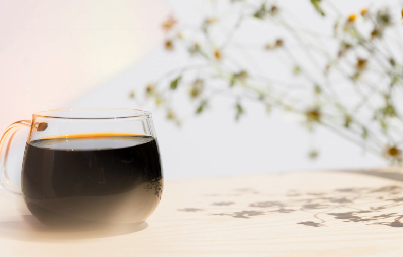 Blue Bottle 首推「季節混搭口味 Seasonal Blend」！腮紅粉、琥珀黃繽紛色彩新包裝一改簡約藍瓶咖啡的想像