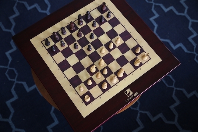 魔法世界竟成真？！西洋棋子自己動起來啦～