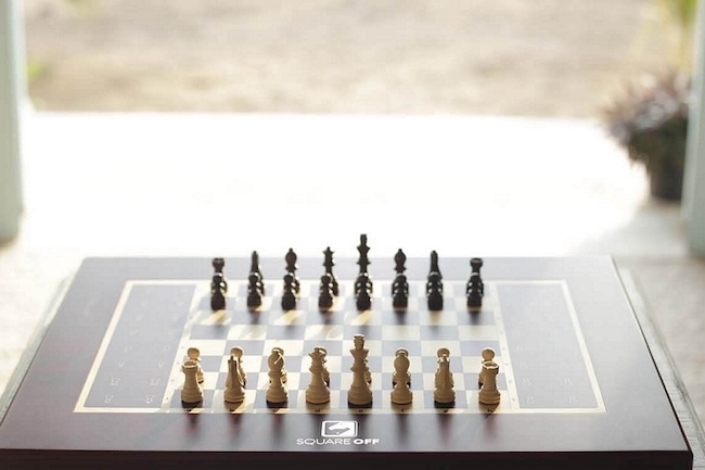 魔法世界竟成真？！西洋棋子自己動起來啦～