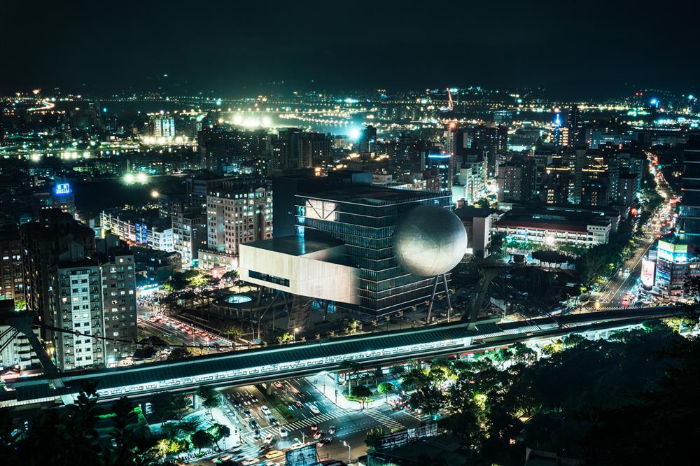 台北表演藝術中心如「劇場魔術方塊」！OMA建築打造全球唯一圓球鏡框劇場