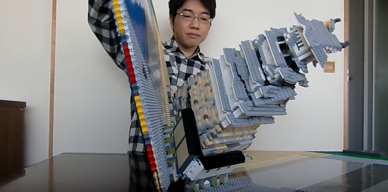 用樂高挑戰結構技巧，日本神人把姬路城做成立體書啦！