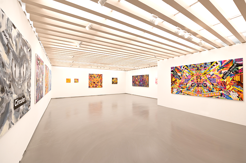暗房、明廳對比展覽迷幻遊走虛實！北京藝術家王加加 TAO ART 個展打造不同感官效果
