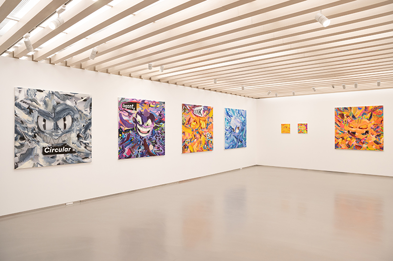 暗房、明廳對比展覽迷幻遊走虛實！北京藝術家王加加 TAO ART 個展打造不同感官效果