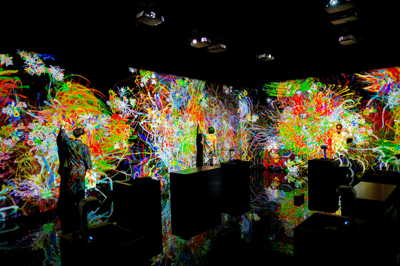 teamLab 全新展覽亮相金澤 21 世紀美術館！黑白水墨、巨型海浪沉浸體驗有如走進日式繪畫奇幻世界