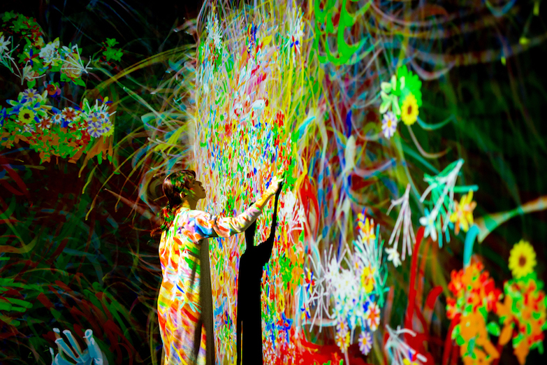 teamLab 全新展覽亮相金澤 21 世紀美術館！黑白水墨、巨型海浪沉浸體驗有如走進日式繪畫奇幻世界