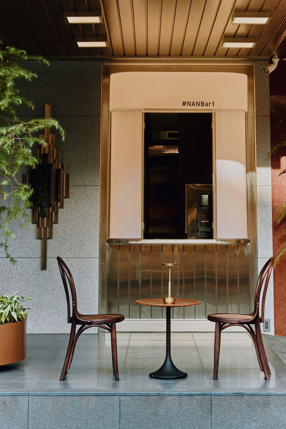 台南「天下南隅」老飯店華麗新生！本事空間打造設計客房、圓頂西餐廳、復古酒吧