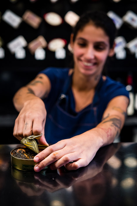 不供餐的倫敦餐廳，只供罐頭！