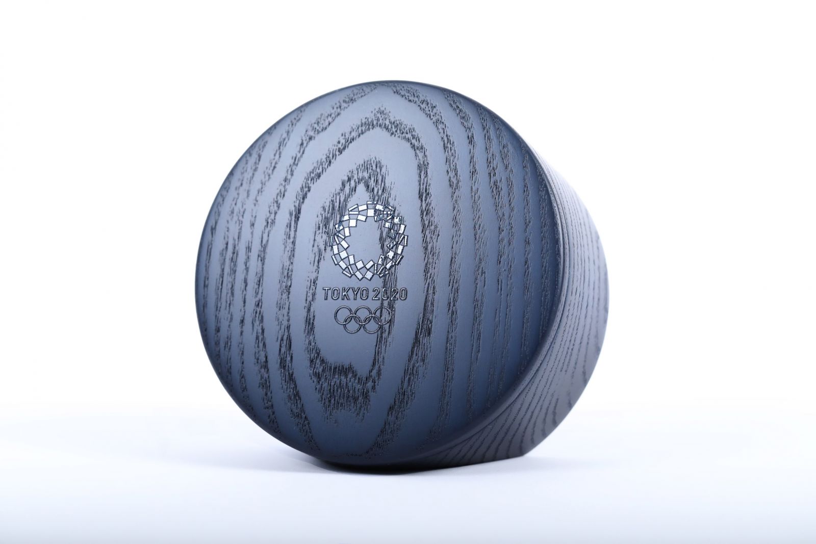 2020東京奧運獎牌設計！100%回收電子廢料鑄造金銀銅牌、工匠手工打造獎牌盒