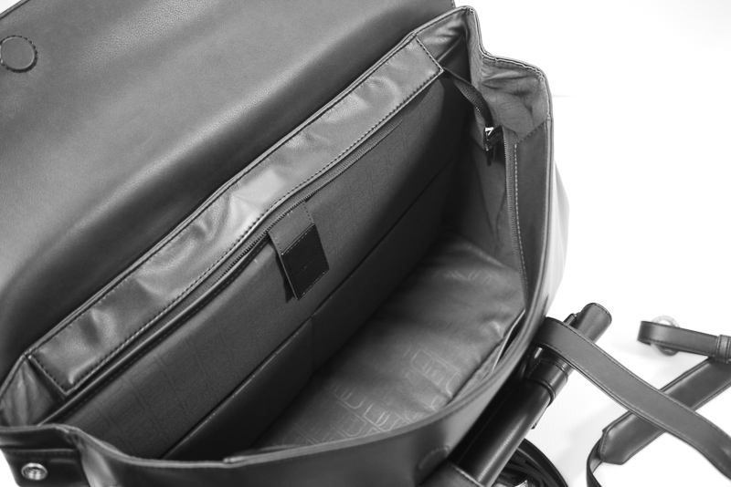 設計控的氣場撐起來!Moshi Treya 英倫風超輕量皮革劍橋包