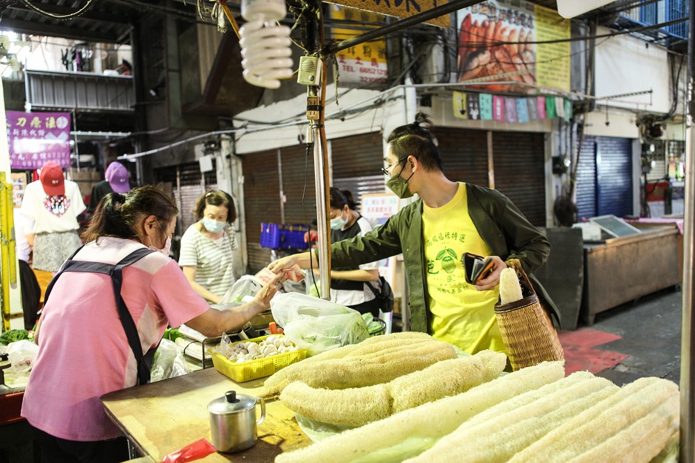 台中向上市場逛街散策!佔空間創辦人AJ帶路尋訪傳統市場特色店家