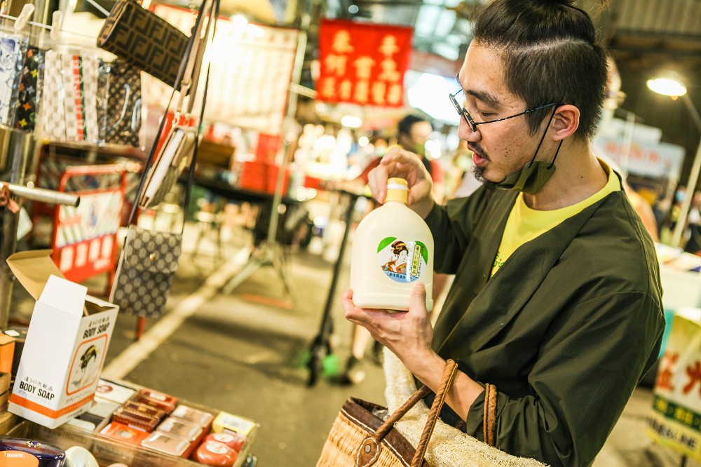 台中向上市場逛街散策!佔空間創辦人AJ帶路尋訪傳統市場特色店家