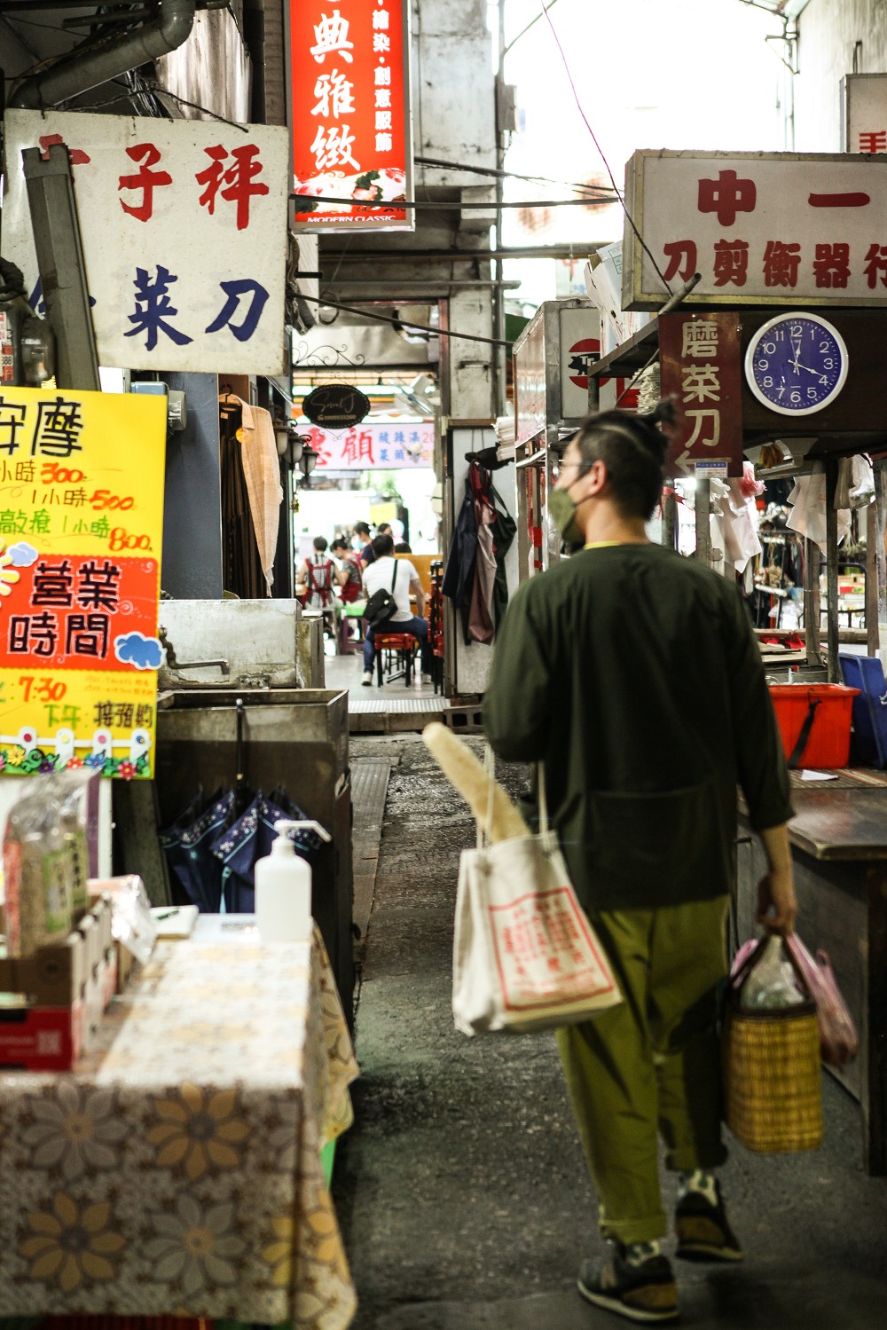 台中向上市場逛街散策!佔空間創辦人AJ帶路尋訪傳統市場特色店家