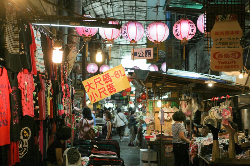台中向上市場逛街散策!佔空間創辦人AJ帶路尋訪傳統市場特色店家