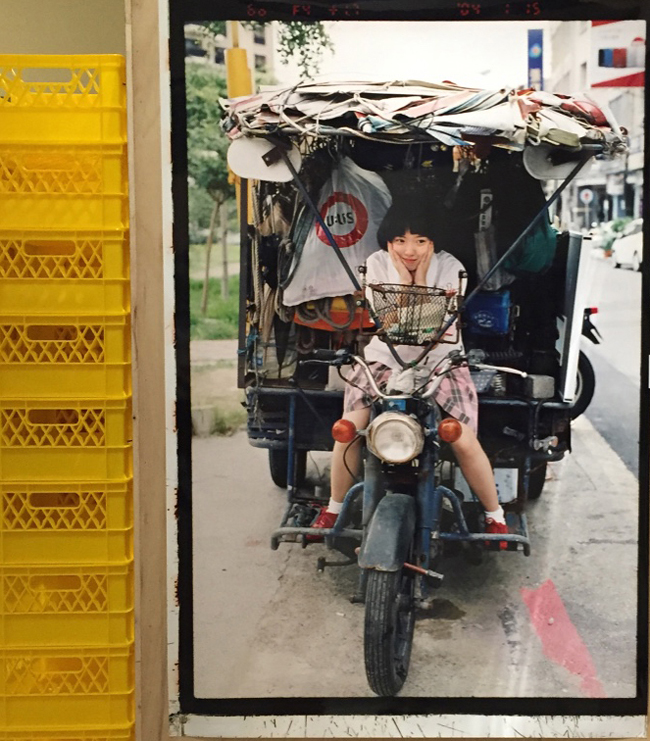 【觀展心得】川島小鳥《明星》寫真展，時光機的色彩 - 年輕軀殼裡的貼心老靈魂 