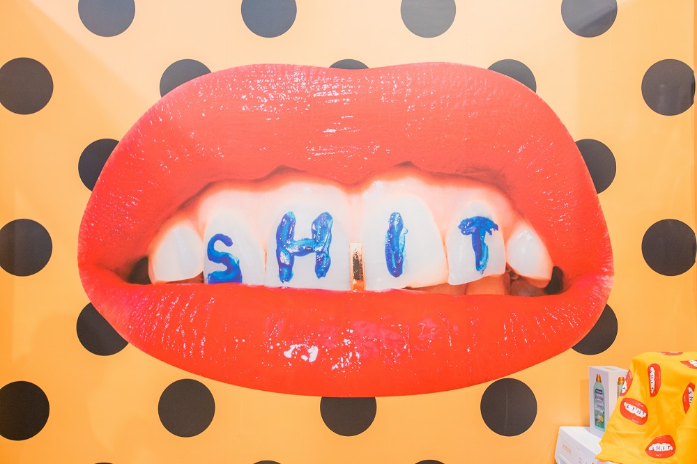 「義大利怪美殿堂特展 TOILETPAPER」台北登場！重現邪典藝術雜誌米蘭總部、荒謬美學