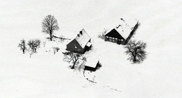 充滿詩意的桌上微型 2D 世界