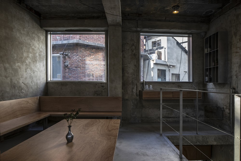 首爾解放村文青咖啡館「Upstanding Coffee」！融入街區老屋景致的特色咖啡空間