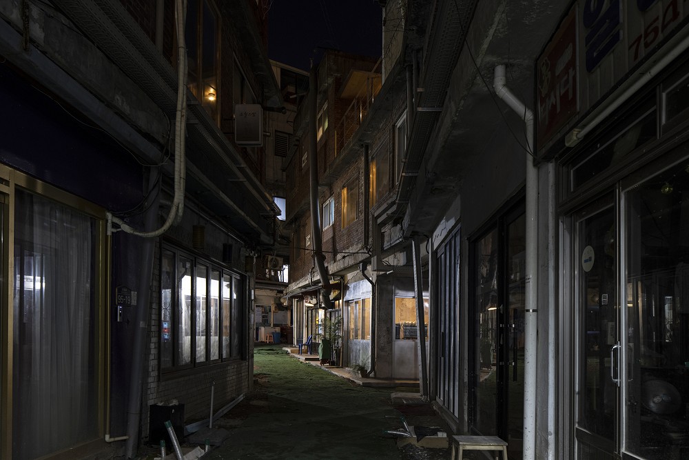 首爾解放村文青咖啡館「Upstanding Coffee」！融入街區老屋景致的特色咖啡空間