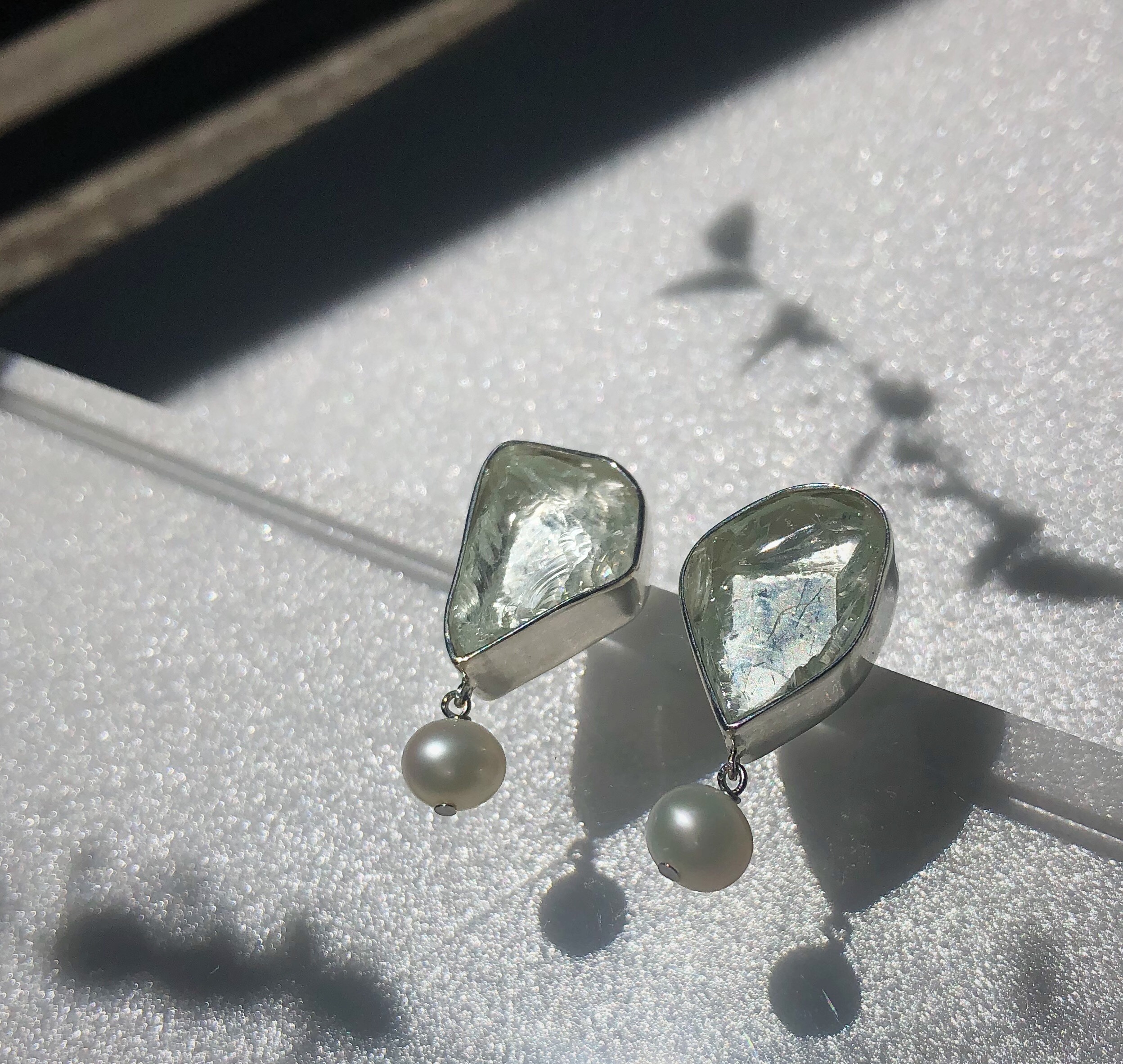 新竹特色咖啡廳「春室 The POOL 」!春池玻璃改造玻璃窯爐的通透藝文空間