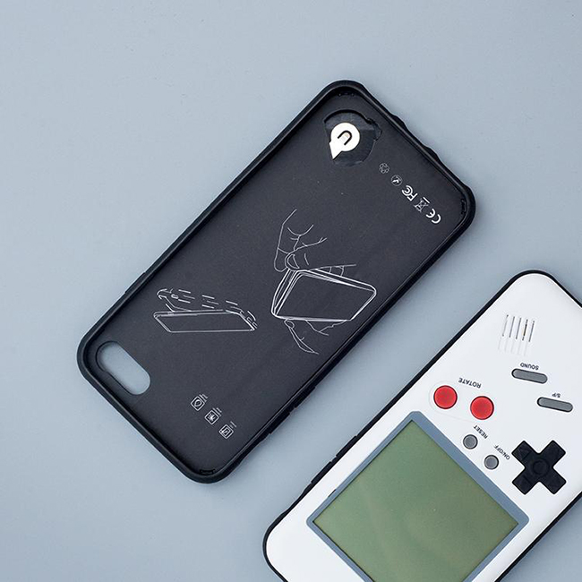 iPhone、Game Boy 一機兩用！內建 10 款復古遊戲的手機殼