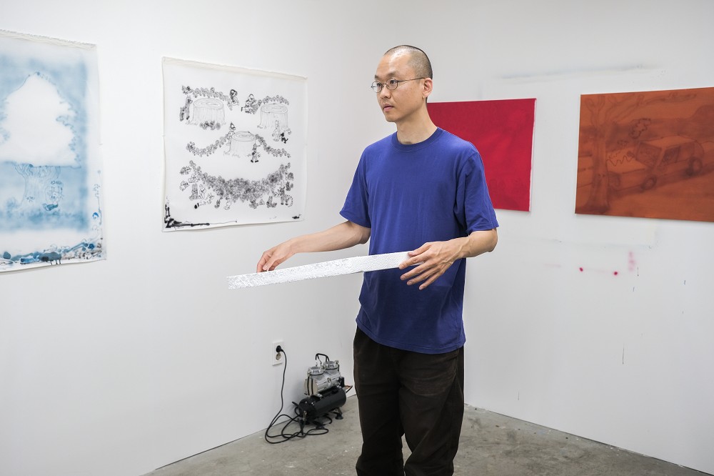 韓國藝術家Bird Pit《雲的另一邊⁣⁣⁣》亮相台北朋丁！童趣繪畫、不織布創作下的幽默諷刺日常
