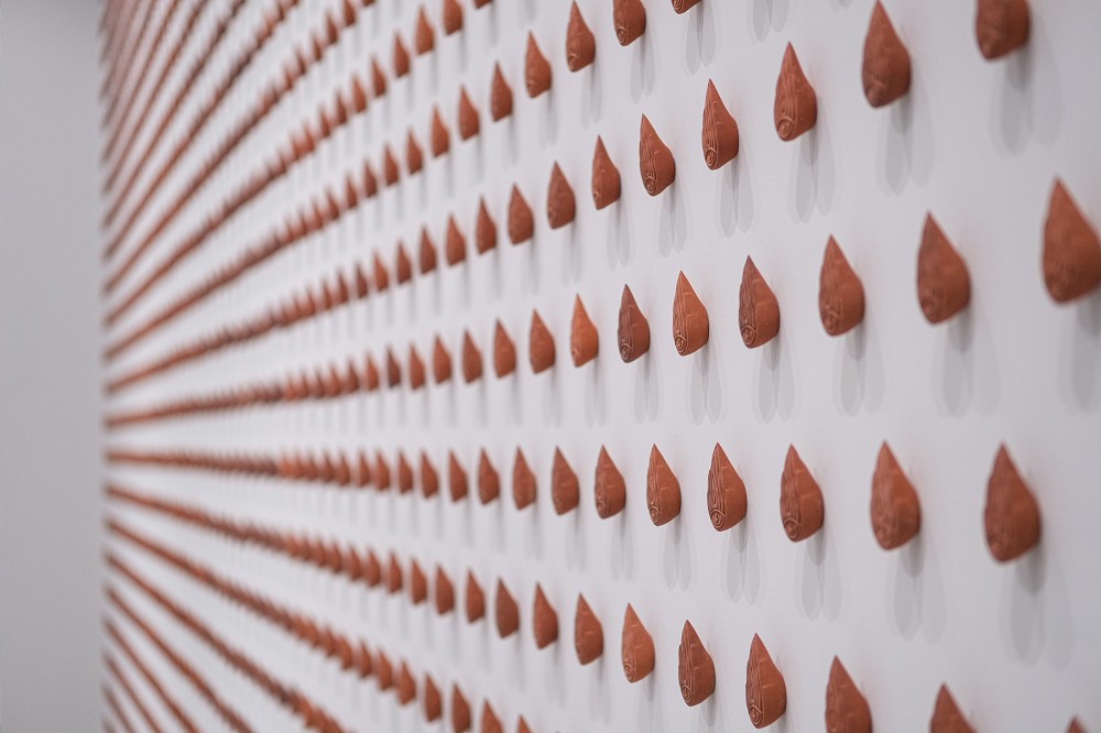 無窮陶藝創作！印尼藝術家瑟提亞萬《靈語》台灣首展亮相安卓藝術