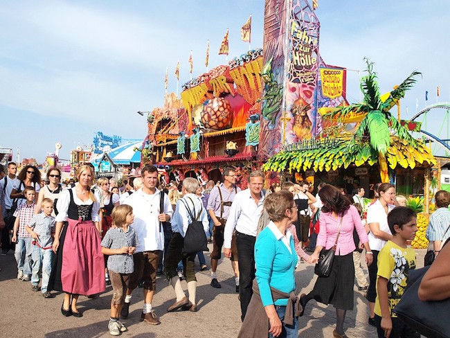 大人小孩都一起 Prost!慕尼黑啤酒節