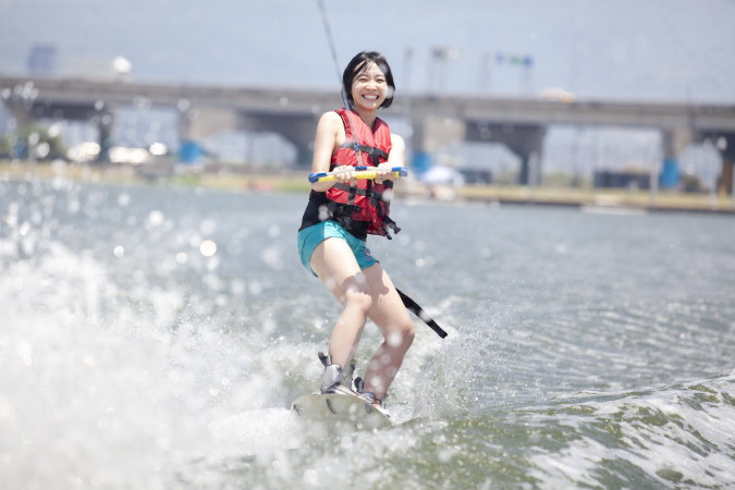 【玩體驗】愛玩水就是要滑水，最容易入門的超帥氣極限運動