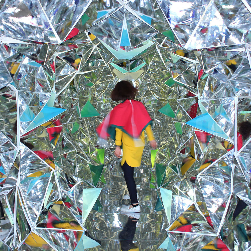 眼花撩亂的鏡面世界，感受萬花筒紙屑的心情！