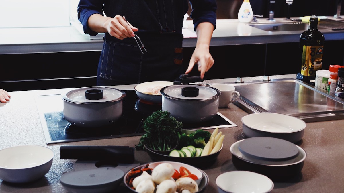 一器呵成！居家設計品牌 JIA 品家家品 x 日本設計大師柴田文江聯名合作新品－【虹彩鋼 賞味】系列新上市